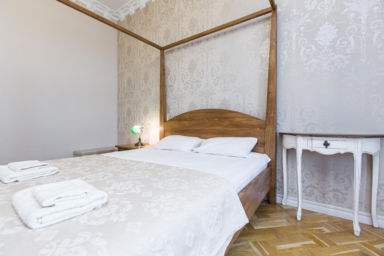 Австрійська Квартира В Центрі На Вулиці Михальчука 5 Lviv Kültér fotó