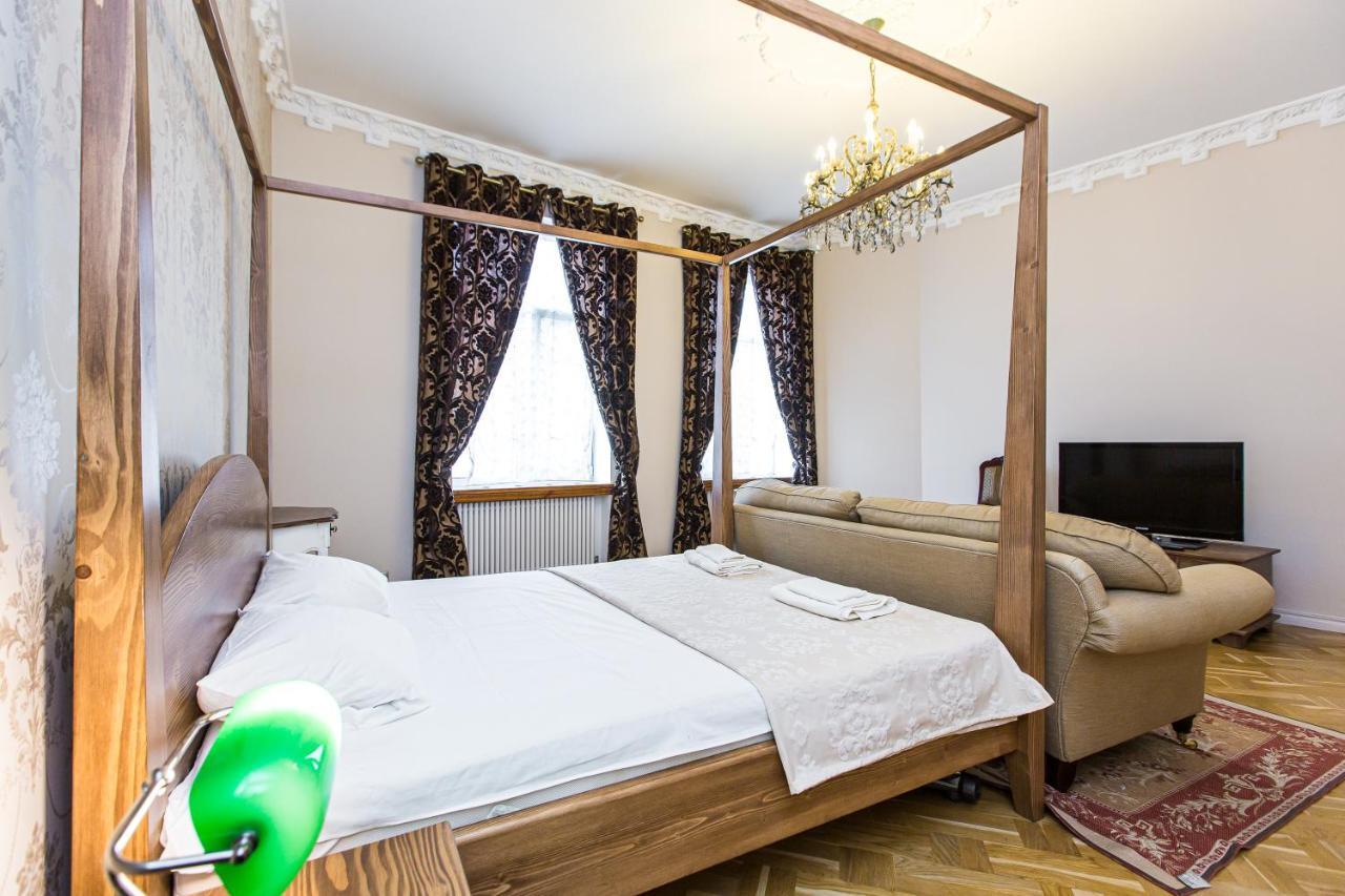 Австрійська Квартира В Центрі На Вулиці Михальчука 5 Lviv Kültér fotó